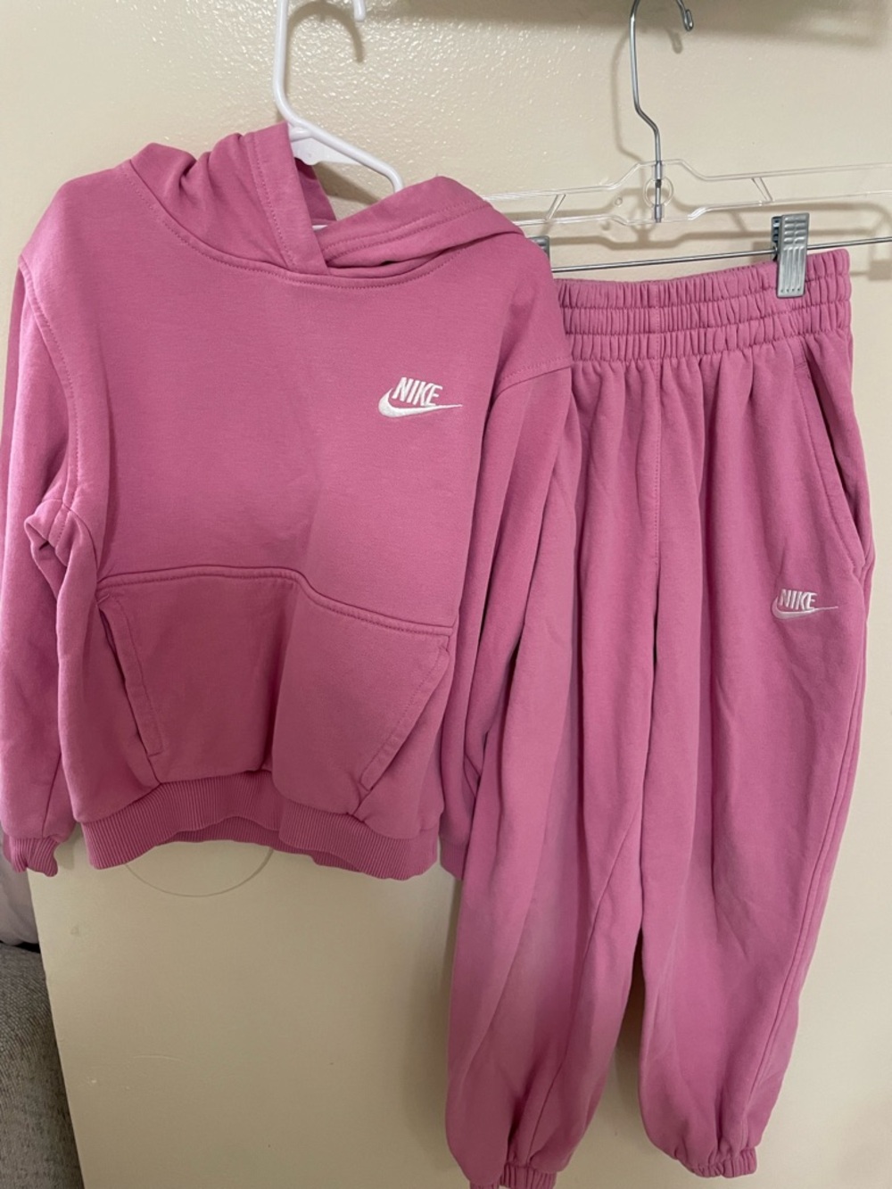 ✨Kids Pink Nike Jogger Set Size Small - Picture 2 of 14